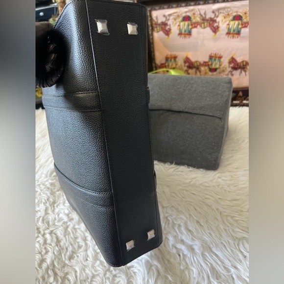 NWOT MCM DOCUMENT SAC 2 WAY - Picture 9 of 16